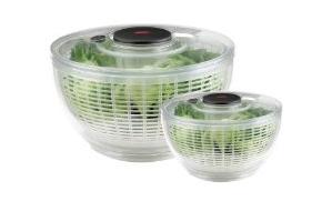 what does a salad spinner do
